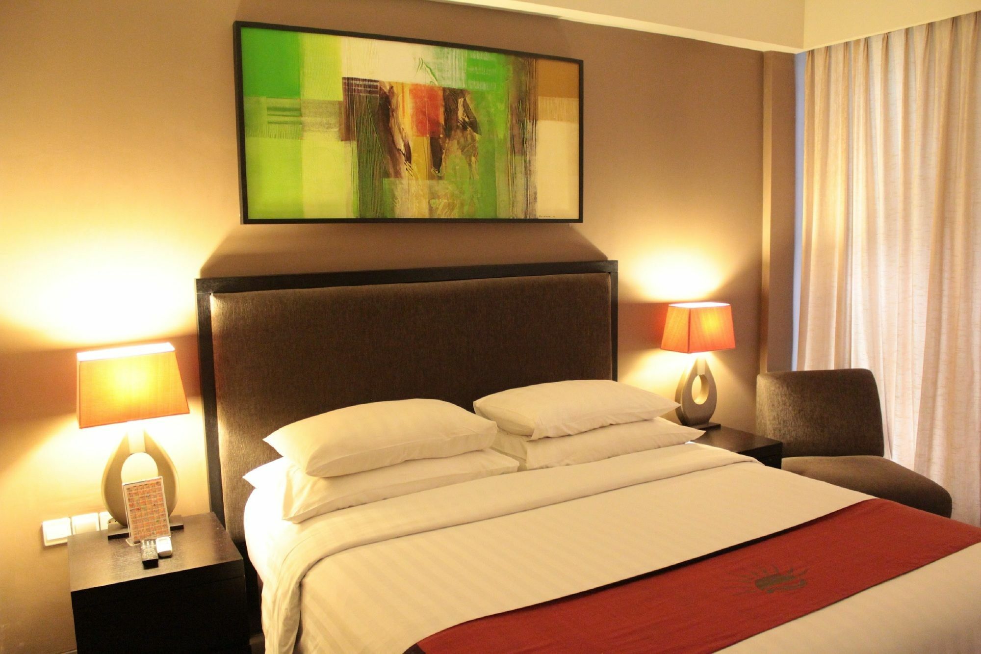 100 Sunset Kuta Hotel & Ballroom Exterior photo