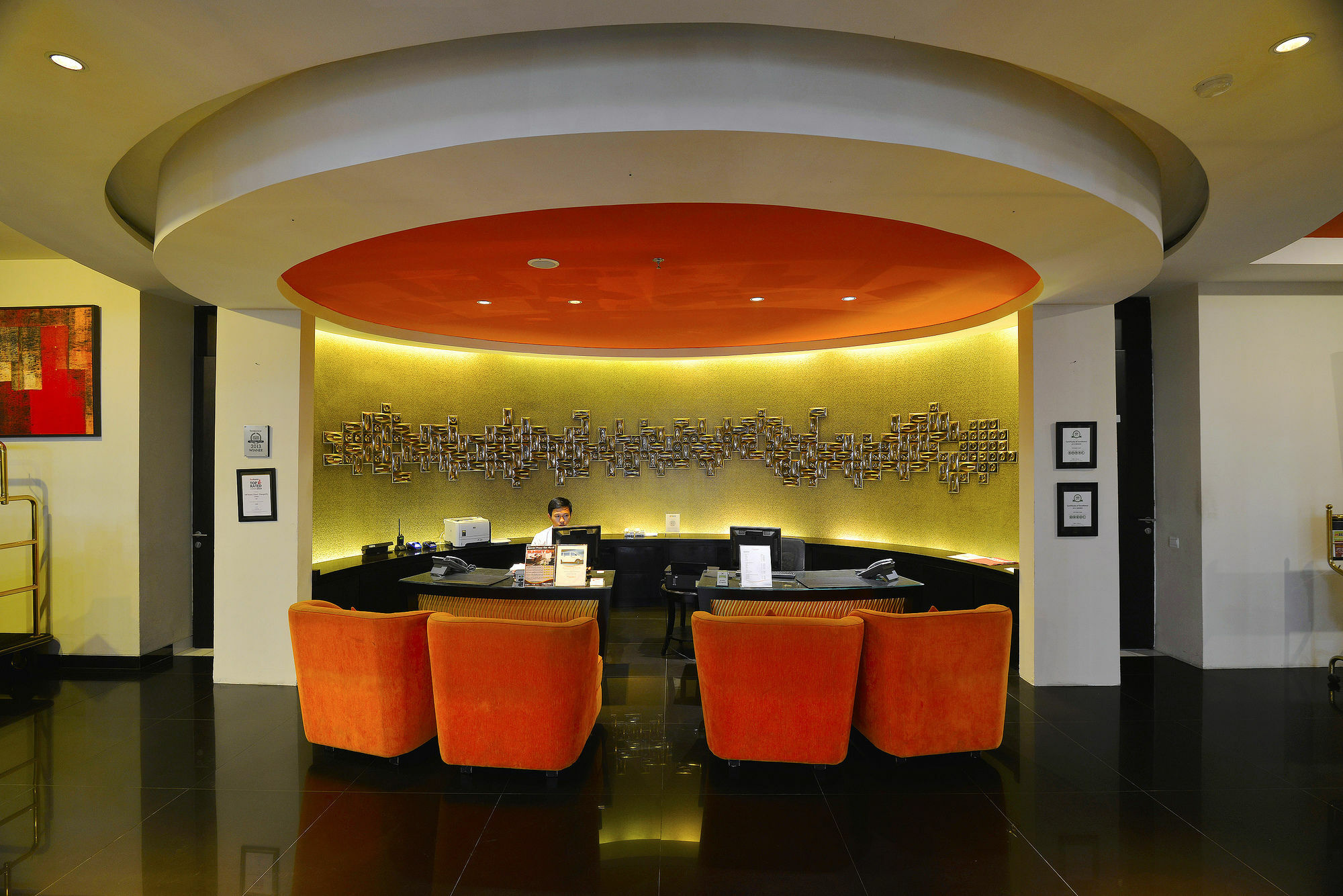 100 Sunset Kuta Hotel & Ballroom Exterior photo